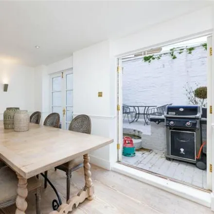 Image 4 - 17 Tryon Street, London, SW3 3LH, United Kingdom - House for sale