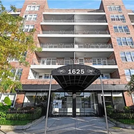 Image 1 - The Viking, 1625 Emmons Avenue, New York, NY 11235, USA - Apartment for sale