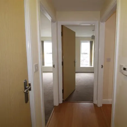 Image 6 - Dewsbury Road, Elland, HX5 9AL, United Kingdom - Apartment for rent