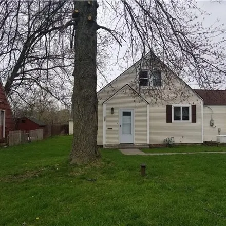 Rent this 3 bed house on 121 Brandon Road in De Witt, NY 13057