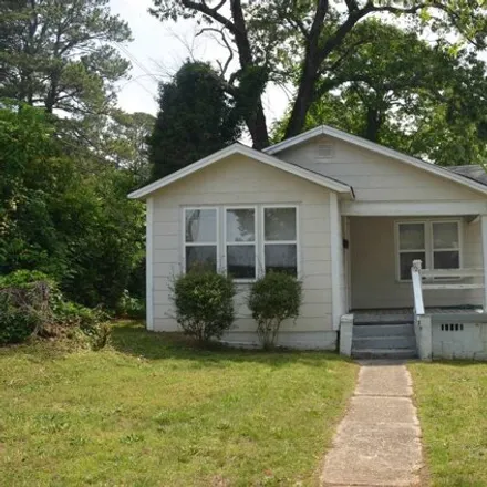 Buy this 2 bed house on 938 East 10th Street in Anniston, AL 36207