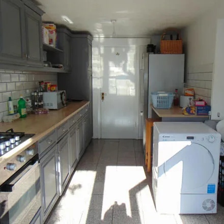 Image 7 - 20 Blanche Street, London, E16 4JR, United Kingdom - House for sale