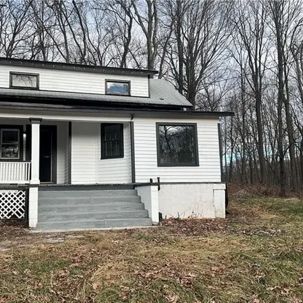 Rent this 4 bed house on 1 Round Hill Road in Village of Washingtonville, NY 10992