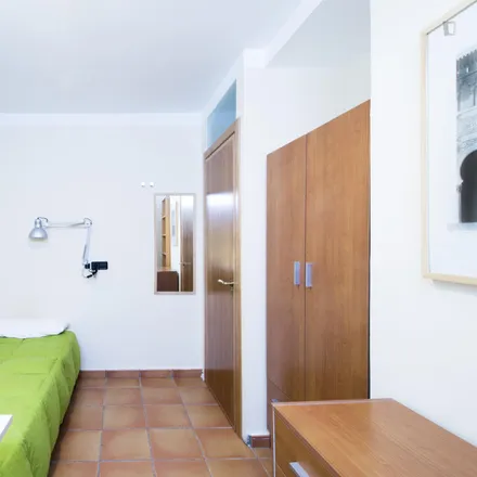Image 2 - Calle de la Bahía, 39, 28008 Madrid, Spain - Room for rent
