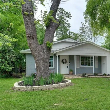 Image 3 - 349 North Cottonwood Drive, Richardson, TX 75080, USA - House for sale