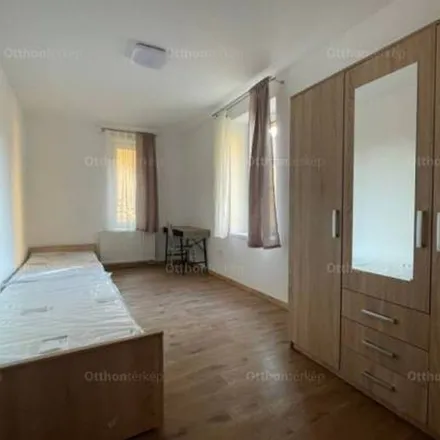 Image 4 - 7622 Pécs, Somogyi Béla utca 1., Hungary - Apartment for rent