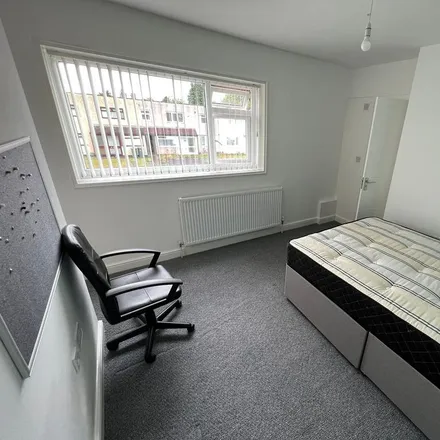 Image 3 - 28 Sheriff Avenue, Coventry, CV4 8FD, United Kingdom - Room for rent