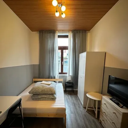 Rent this 5 bed apartment on Bremen