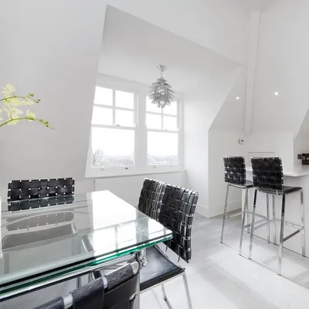 Image 3 - Lyndhurst Road, London, NW3 5PB, United Kingdom - Apartment for rent