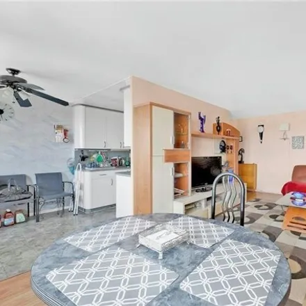 Image 5 - 2483 W 16th St Apt 14D, Brooklyn, New York, 11214 - Apartment for sale