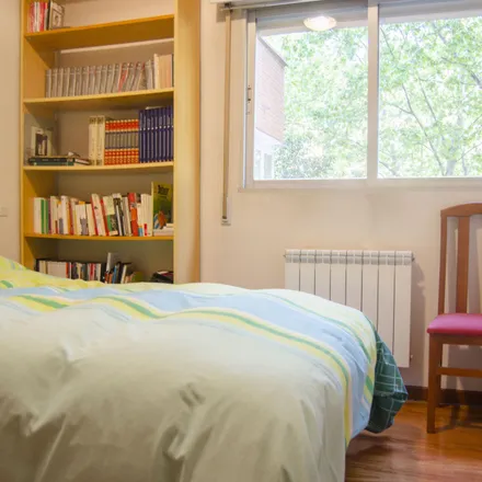 Rent this 3 bed room on Madrid in Calle del Golfo de Salónica, 49