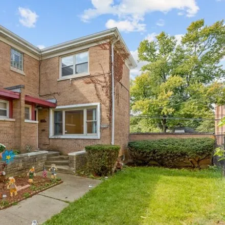 Image 1 - 7250 North Ridge Boulevard, Chicago, IL 60645, USA - Townhouse for rent