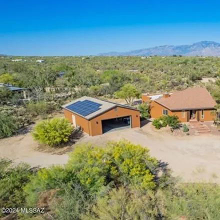 Buy this 5 bed house on 10322 North Quail Lane in Pima County, AZ 85742