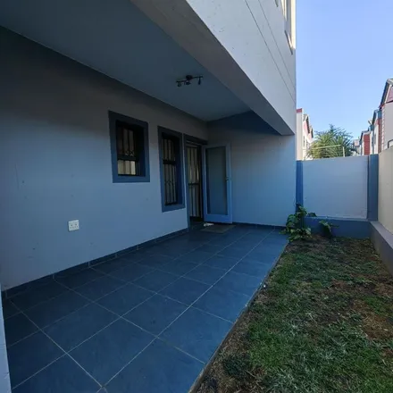 Image 5 - Gooseberry Street, Wilgeheuwel, Roodepoort, 2040, South Africa - Apartment for rent