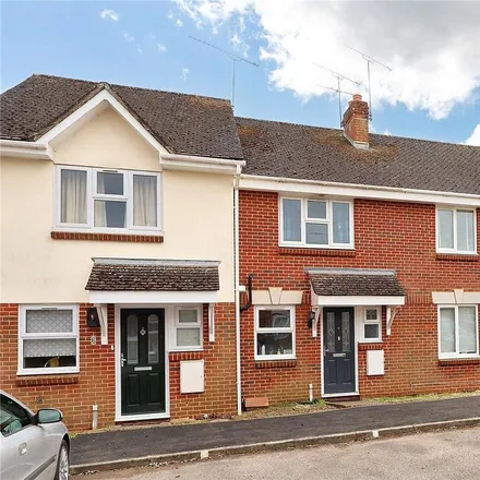 Rent this 2 bed townhouse on Pengilly Road in Farnham, GU9 7XQ
