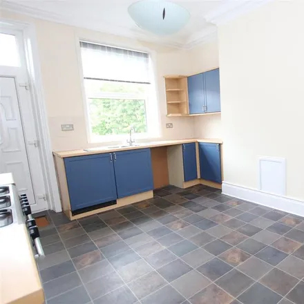 Image 3 - Kelvin Way, Bradford, BD2 3DX, United Kingdom - Townhouse for rent