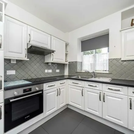 Rent this 3 bed apartment on Barons Keep in Gliddon Road, London