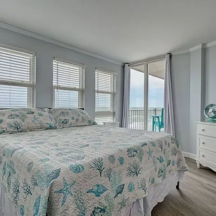 Rent this 3 bed condo on North Topsail Beach