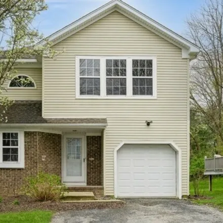 Buy this 3 bed house on 7 Cliffside Court in Hardyston Township, NJ 07419