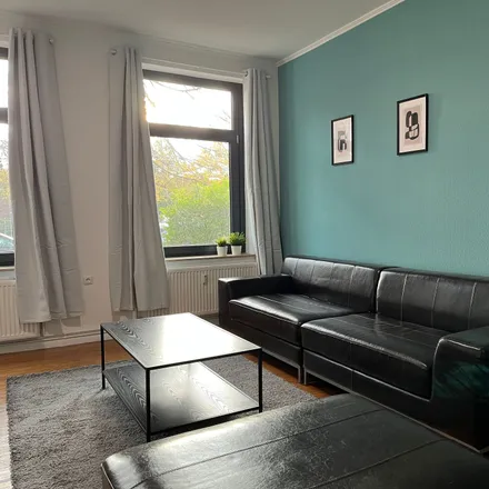 Rent this 3 bed apartment on Sandwisch 79 in 22113 Hamburg, Germany