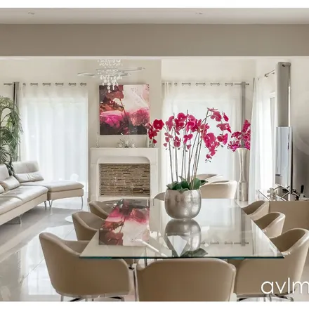 Rent this 11 bed apartment on 12 Rue de Pontoise in 78100 Saint-Germain-en-Laye, France