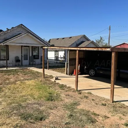 Buy this studio house on 313 East Central Avenue in Pleasant Valley, Amarillo