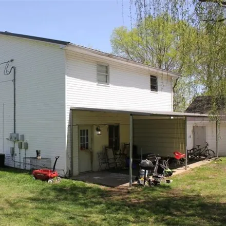 Image 4 - 498 Oak Street, Lewisburg, Logan County, KY 42256, USA - House for sale