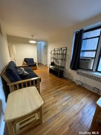 Image 3 - South View Apartments, 90-11 35th Avenue, New York, NY 11372, USA - Apartment for sale