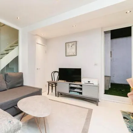 Image 7 - 8 Great Western Road, London, London, W9 - Apartment for sale