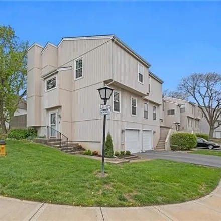 Image 1 - 8550 West 108th Place, Overland Park, KS 66210, USA - Condo for sale