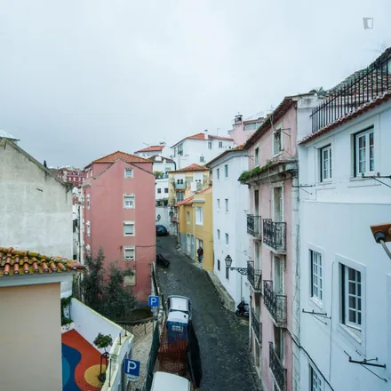 Image 8 - Mercadinho 7 Colinas, Rua das Escolas Gerais, 1100-616 Lisbon, Portugal - Apartment for rent