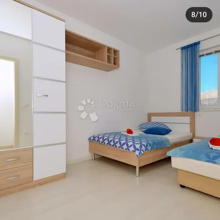 Rent this 3 bed apartment on Šine Petrova Ulica in Ulica Templarskog reda, 21311 Split