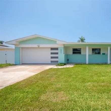 Image 2 - 5001 42nd St S, Saint Petersburg, Florida, 33711 - House for sale