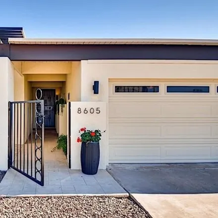 Image 4 - 8605 East Mackenzie Drive, Scottsdale, AZ 85251, USA - House for rent