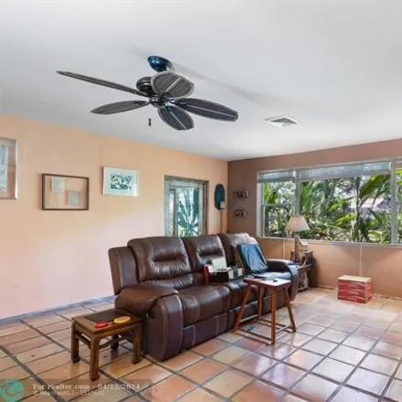 Image 6 - 867 Southwest 8th Way, Fort Lauderdale, FL 33315, USA - House for sale