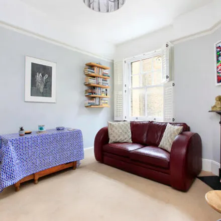 Image 2 - Prince of Wales Drive, London, SW11 4HL, United Kingdom - Apartment for sale