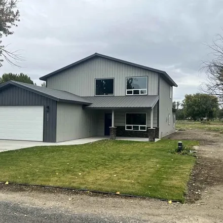 Buy this 4 bed house on 900 East Pendleton Road in Benton County, WA 99320