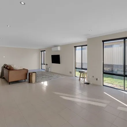 Image 7 - Remembrance Drive, Baldivis WA 6171, Australia - Apartment for rent