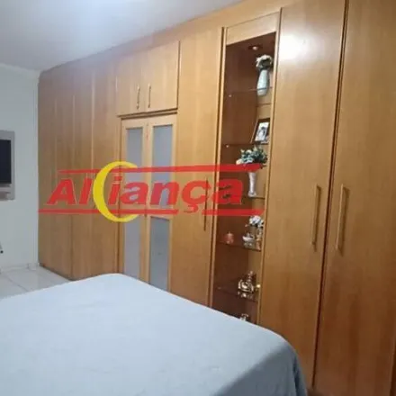 Rent this 4 bed house on Rua Segundo Tenente Gildo Zanin Pistolato 13 in Maia, Guarulhos - SP
