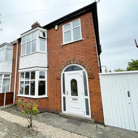 Rent this 3 bed duplex on Hollington Road in Leicester, LE5 5HT