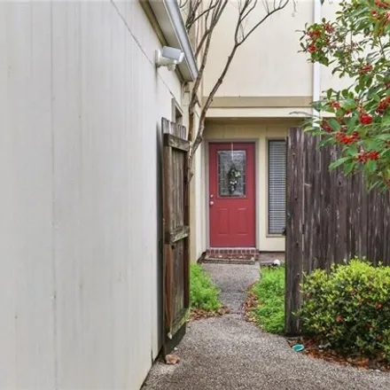Image 2 - 157 10th Street, Lakeview, New Orleans, LA 70124, USA - Condo for sale