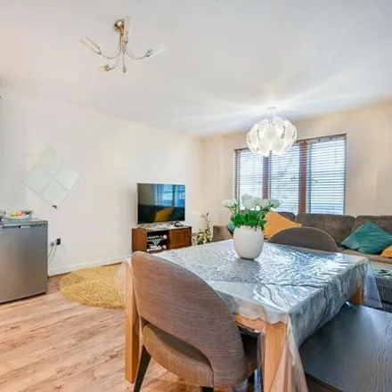 Image 2 - 26 Kirchen Road, London, W13 0TY, United Kingdom - Apartment for sale