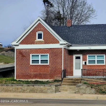 Buy this 4 bed house on 683 East Miller Street in Jefferson City, MO 65101