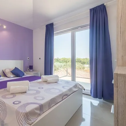 Image 4 - Pula, Grad Pula, Istria County, Croatia - House for rent