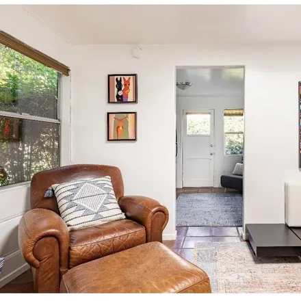 Image 6 - 5715 Allott Avenue, Los Angeles, CA 91401, USA - House for rent