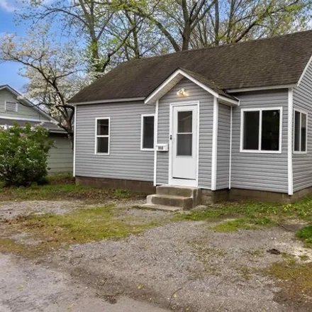 Buy this 2 bed house on 362 East Walnut Street in Herrin, IL 62948