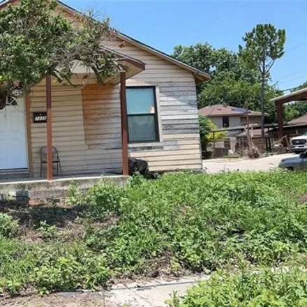 Buy this 2 bed house on 884 Harbor Street in Houston, TX 77020
