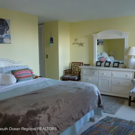 Rent this 2 bed apartment on Eastpointe Condominium in 1 Scenic Drive, Highlands