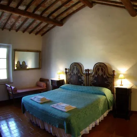 Rent this 3 bed apartment on 52047 Pozzo della Chiana AR