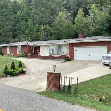 Buy this 3 bed house on 2298 KY 825 in Paintsville, KY 41222